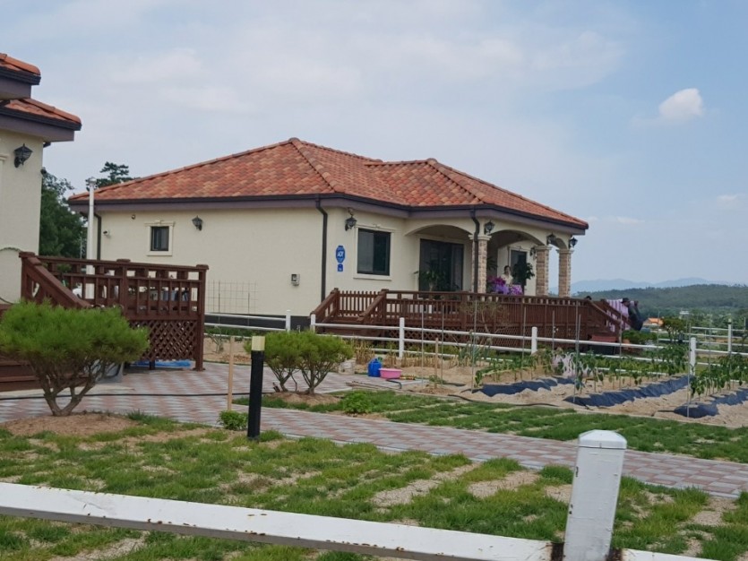 주변 자리하고 있는 전원주택들