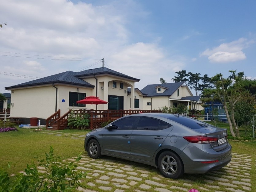 주변 자리하고 있는 전원주택들